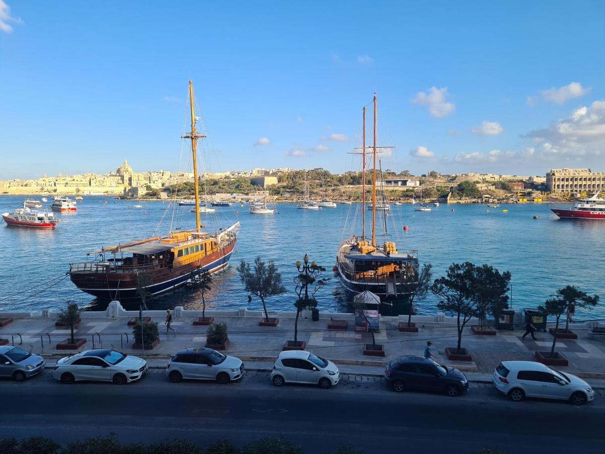 Spacious Seafront Apt Next To Sliema-Valeta Ferry Kültér fotó